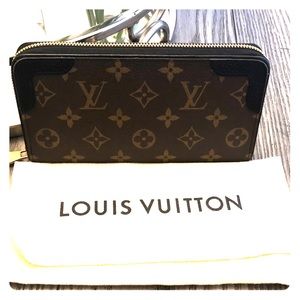 Louis Vuitton Zippy Wallet Retiro
